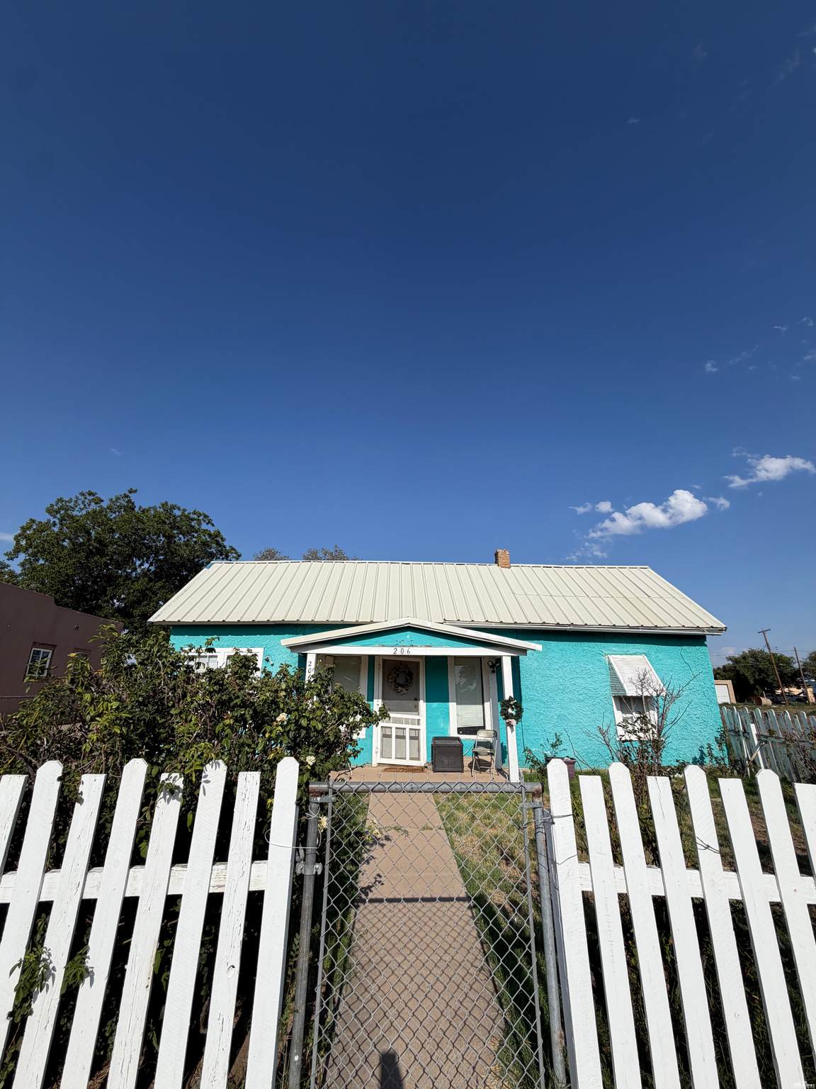 206 Kansas Ave - Photo 1