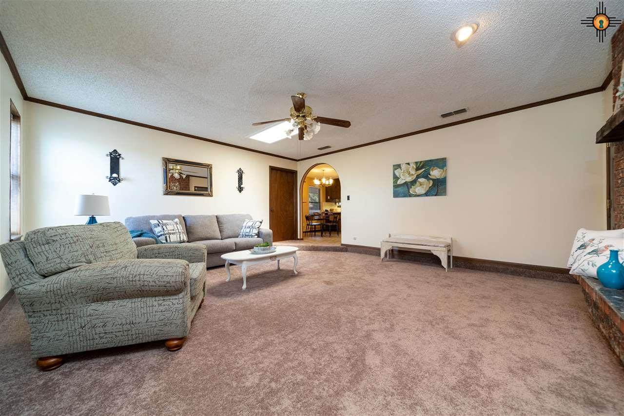 1401 Avondale - Photo 1