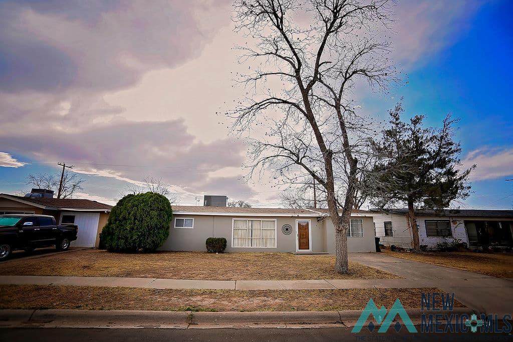 415 Oak - Photo 1