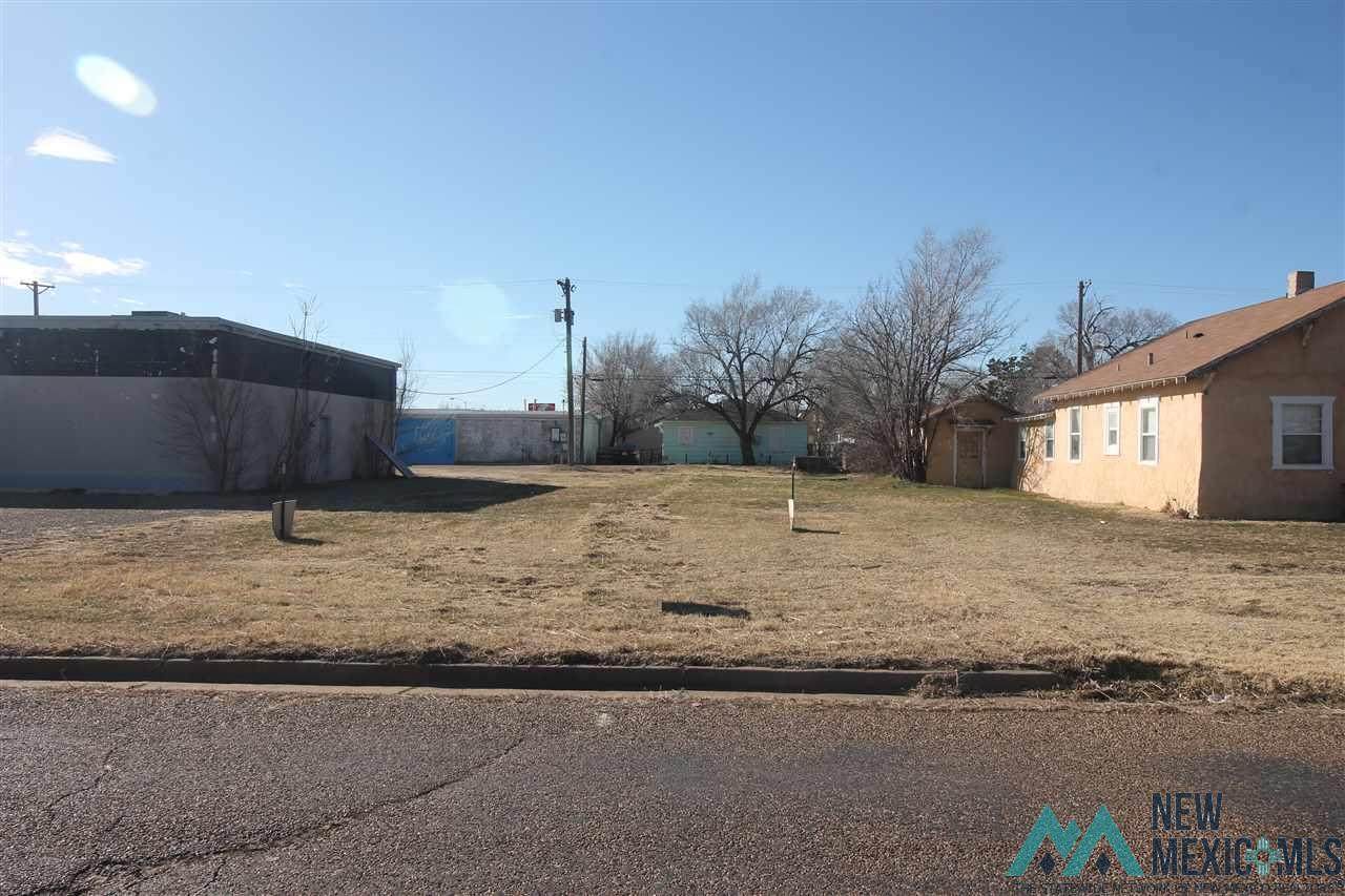 708 Connelly - Photo 1