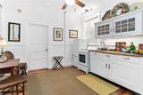 918 Orleans Avenue - Photo 10