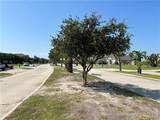 2064 Lakeshore  S Boulevard - Photo 19