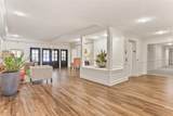 801 Rue Burgundy Street - Photo 2