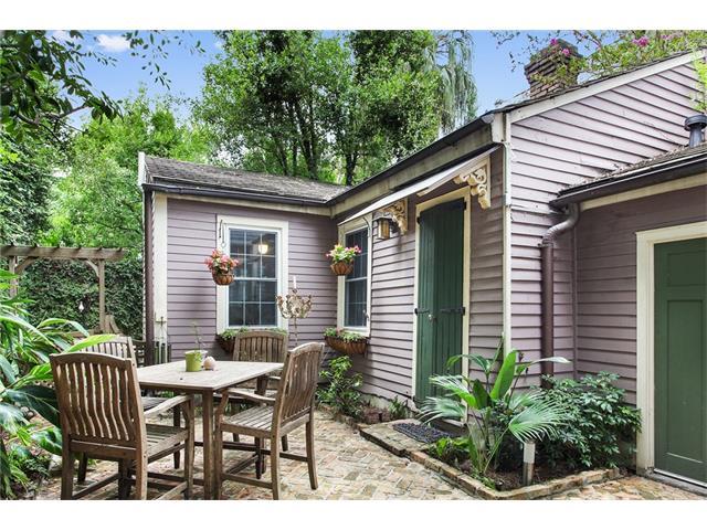 823 Burgundy Street - Photo 1