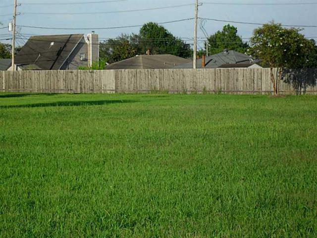 217 6TH Street - Photo 1