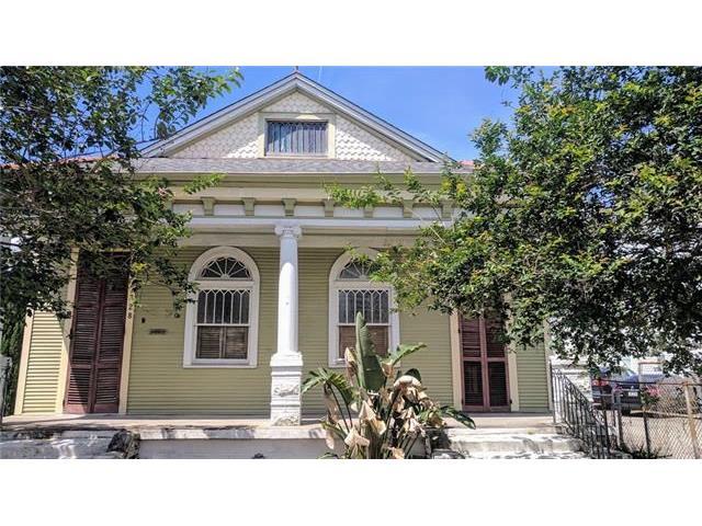 328 Newton Street - Photo 1