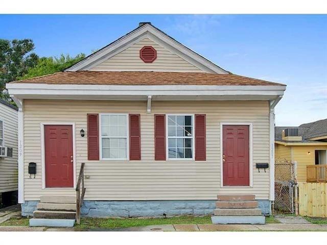 1207 Clark Street - Photo 1