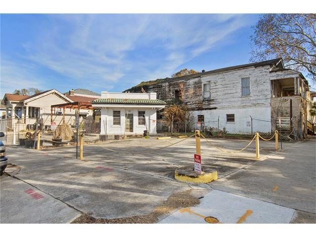 1735 Washington Avenue - Photo 1