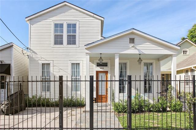 6214 Laurel Street - Photo 1