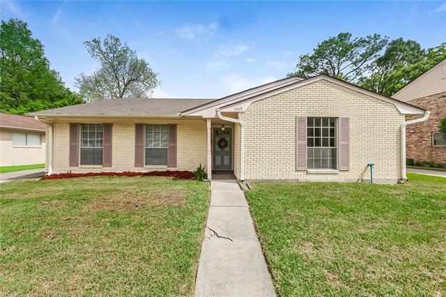 5868 Macarthur Boulevard - Photo 1