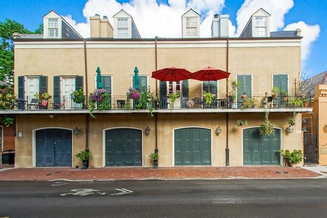 505 Burgundy Street - Photo 1