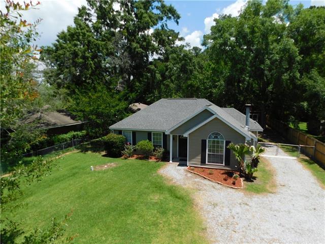 27337 Charlotte Street - Photo 1