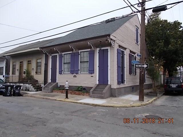 2633 Dauphine Street - Photo 1