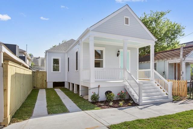 5205 Dauphine Street - Photo 1
