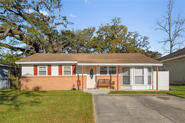 208 Azalea Drive - Photo 1