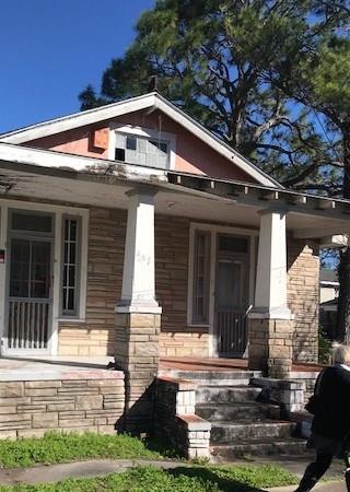 737 Derbigny Street - Photo 1