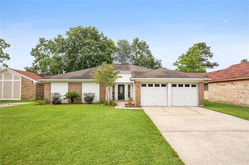 303 Holmes Drive - Photo 1