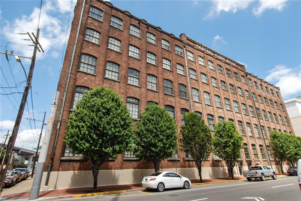 1107 Peters Street - Photo 1