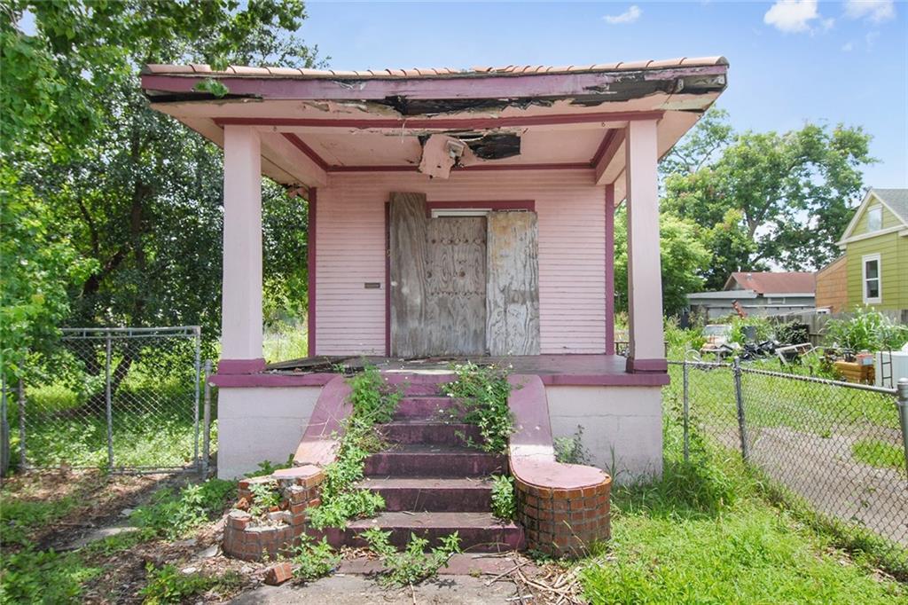 719 Tricou Street - Photo 1