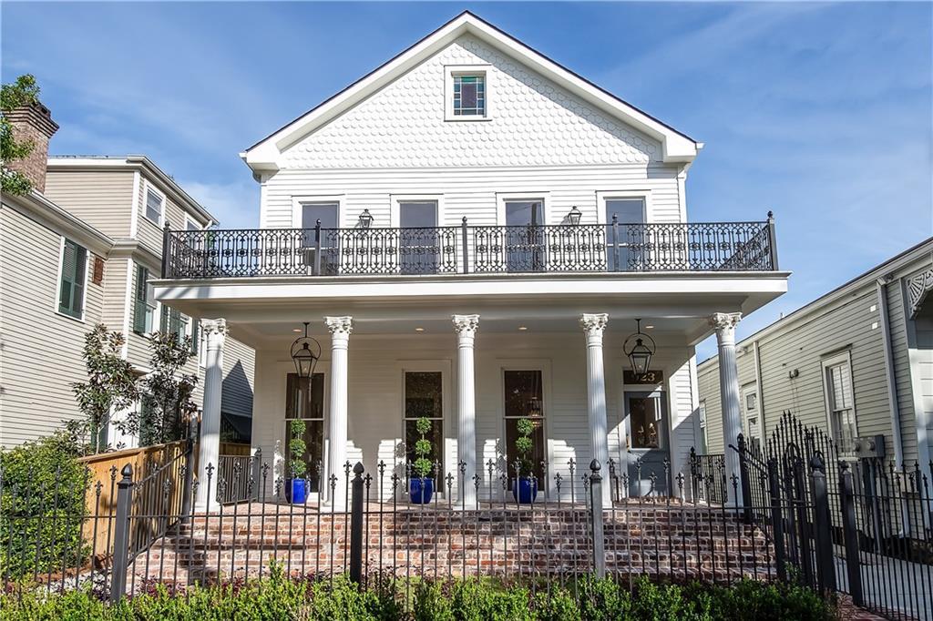 923 Henry Clay Avenue - Photo 1