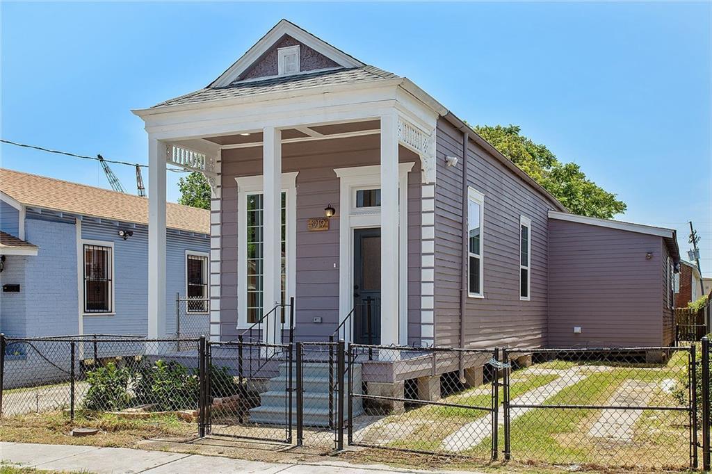 1919 Port Street - Photo 1