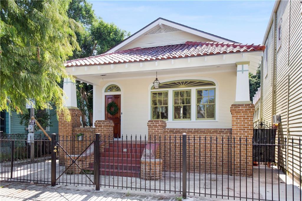 811 Louisa Street - Photo 1