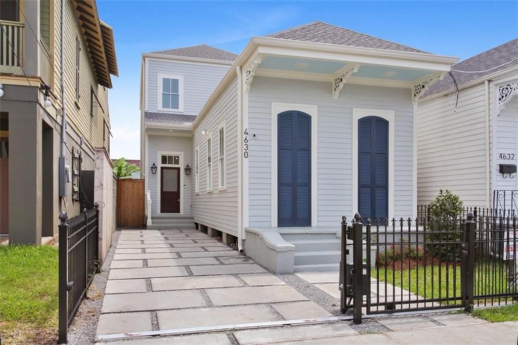 4630 Laurel Street - Photo 1