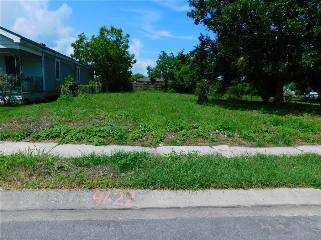 4622 Majestic Oaks Drive - Photo 1