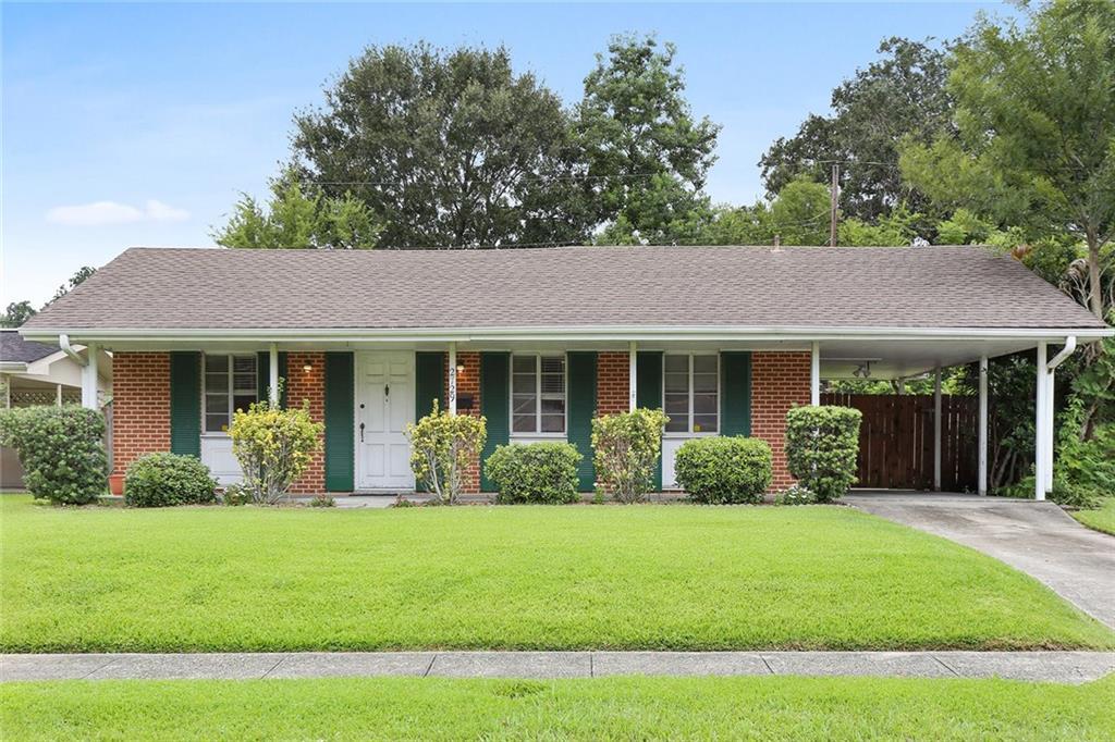 2729 Somerset Drive - Photo 1