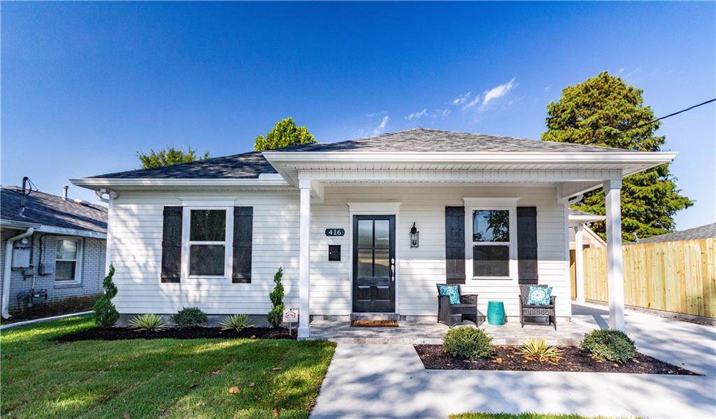 416 Roseland Parkway - Photo 1