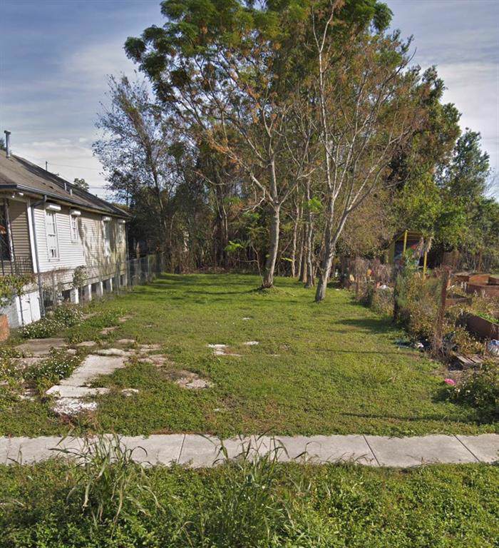 2439 Charbonnet Street - Photo 1