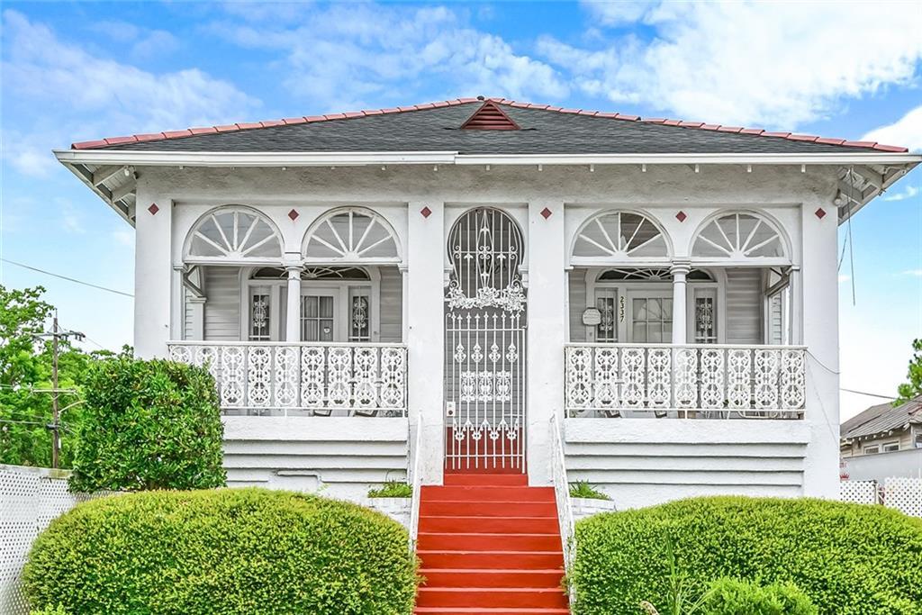 2339 Soniat Street - Photo 1