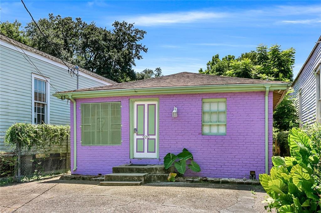 920 Saint Mary Street - Photo 1