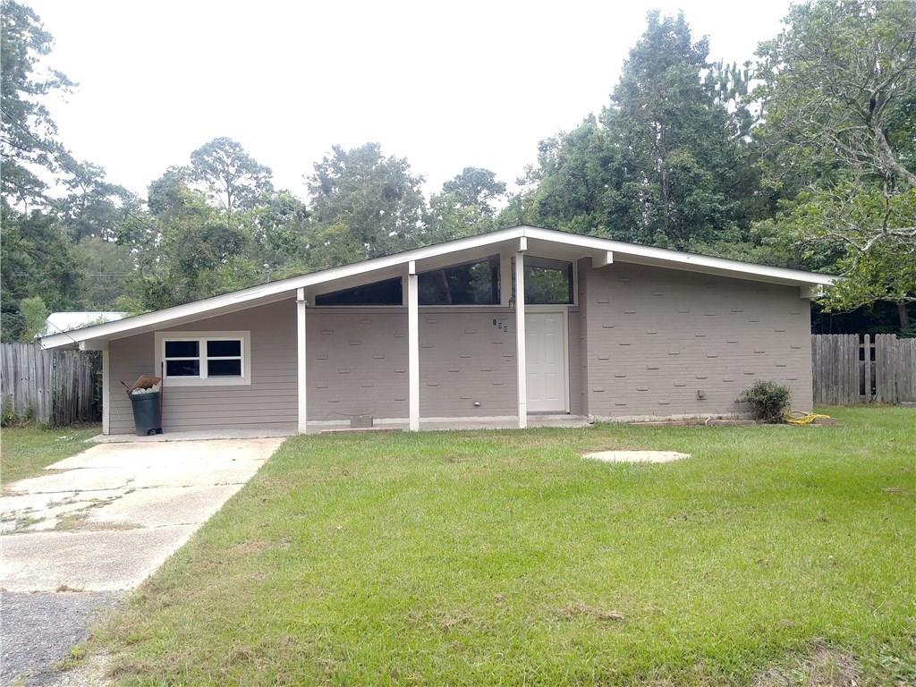 100 Oakwood Drive - Photo 1