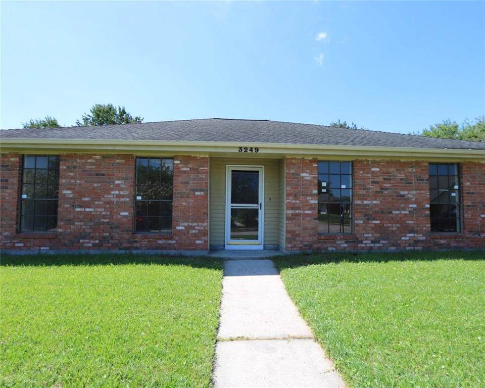 3249 Grandlake Boulevard - Photo 1