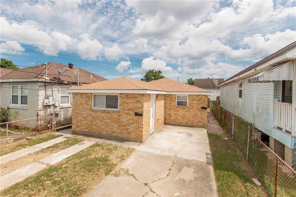 2509 Touro Street - Photo 1