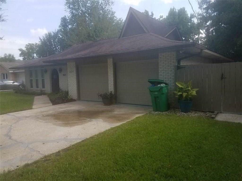 609 Markham Drive - Photo 1