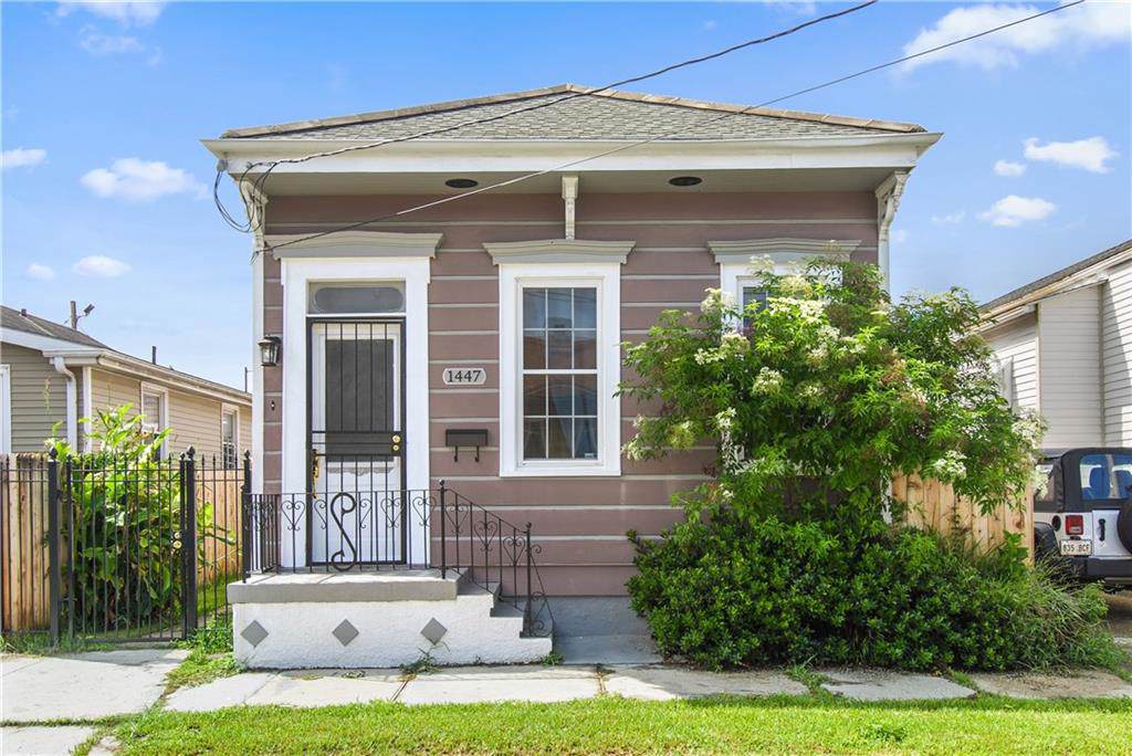 1447 Prieur Street - Photo 1