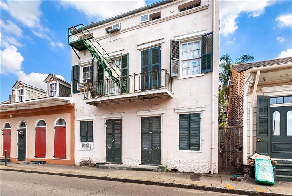 1008 Dauphine Street - Photo 1