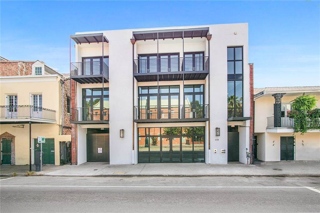 618 Rampart Street - Photo 1
