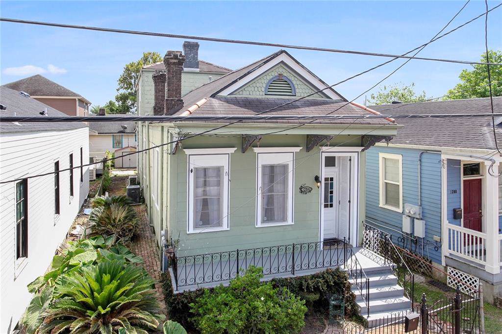 3204 Chippewa Street - Photo 1