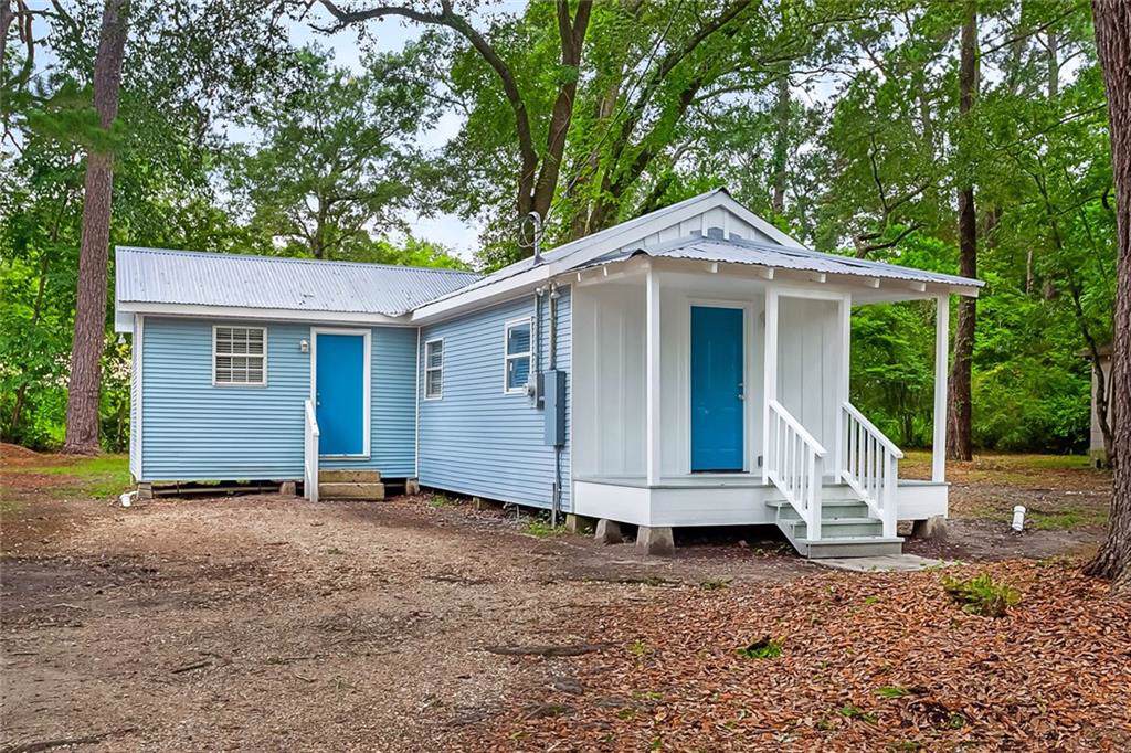 907 32ND Avenue - Photo 1