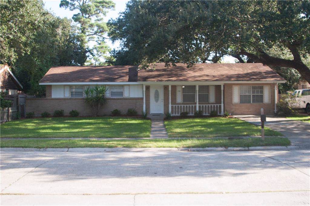 266 Woodcrest Drive - Photo 1