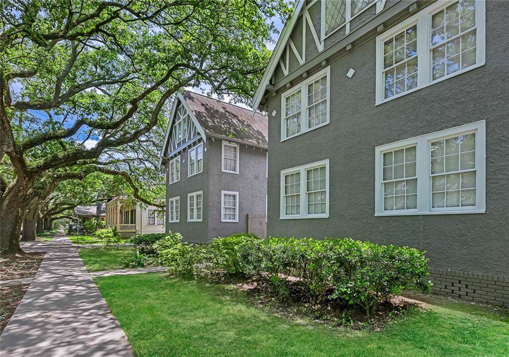910 Carrollton Avenue - Photo 1