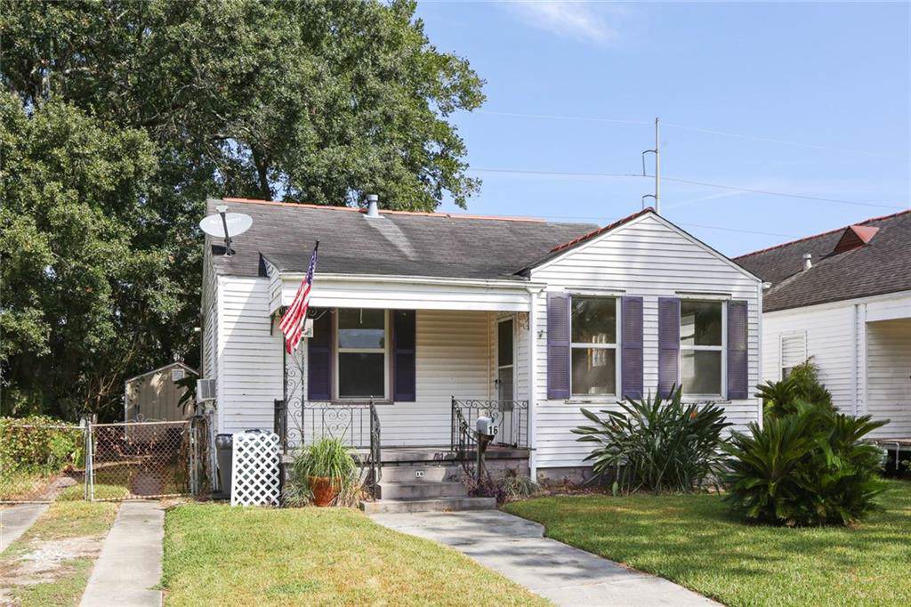16 Davis Boulevard - Photo 1