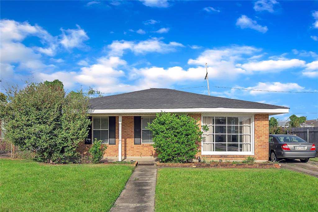 62 Claiborne Square - Photo 1