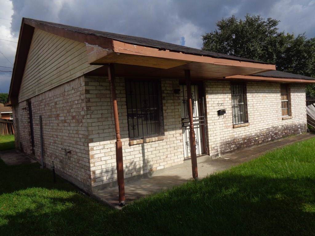 1737 Family Court - Photo 1