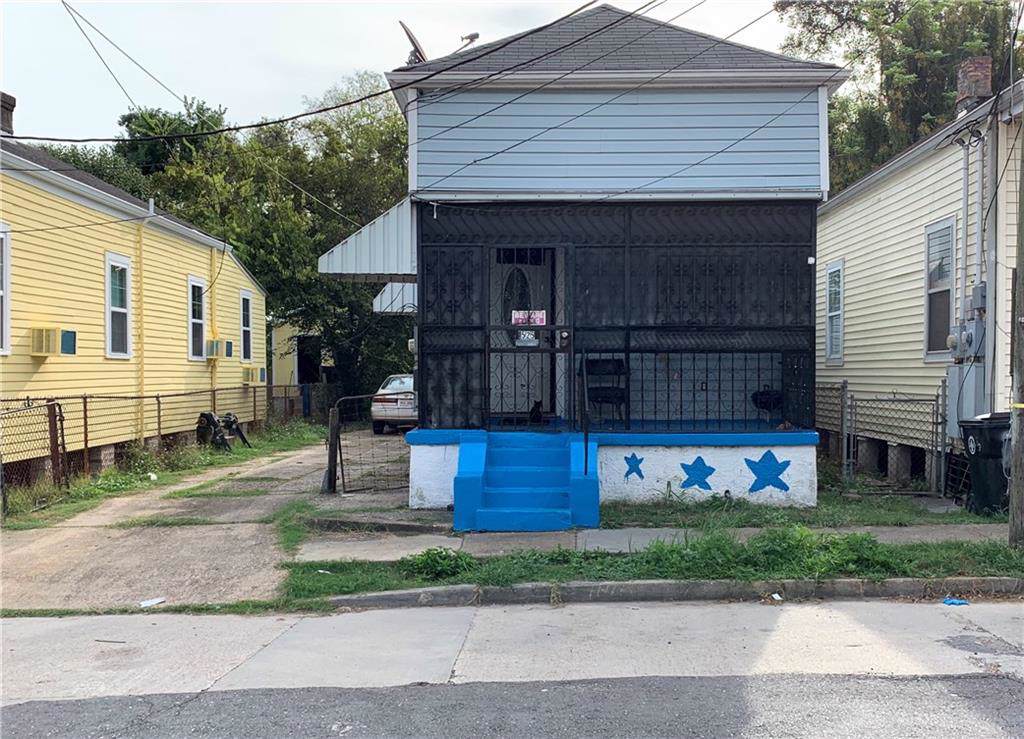 1525 Louisa Street - Photo 1