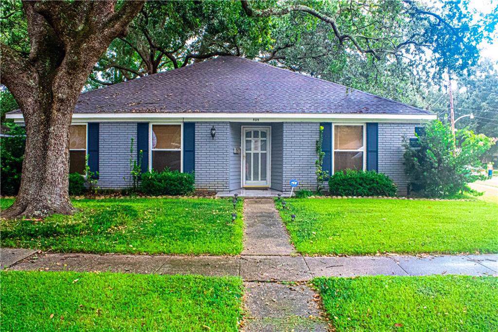 525 Chatsworth Drive - Photo 1