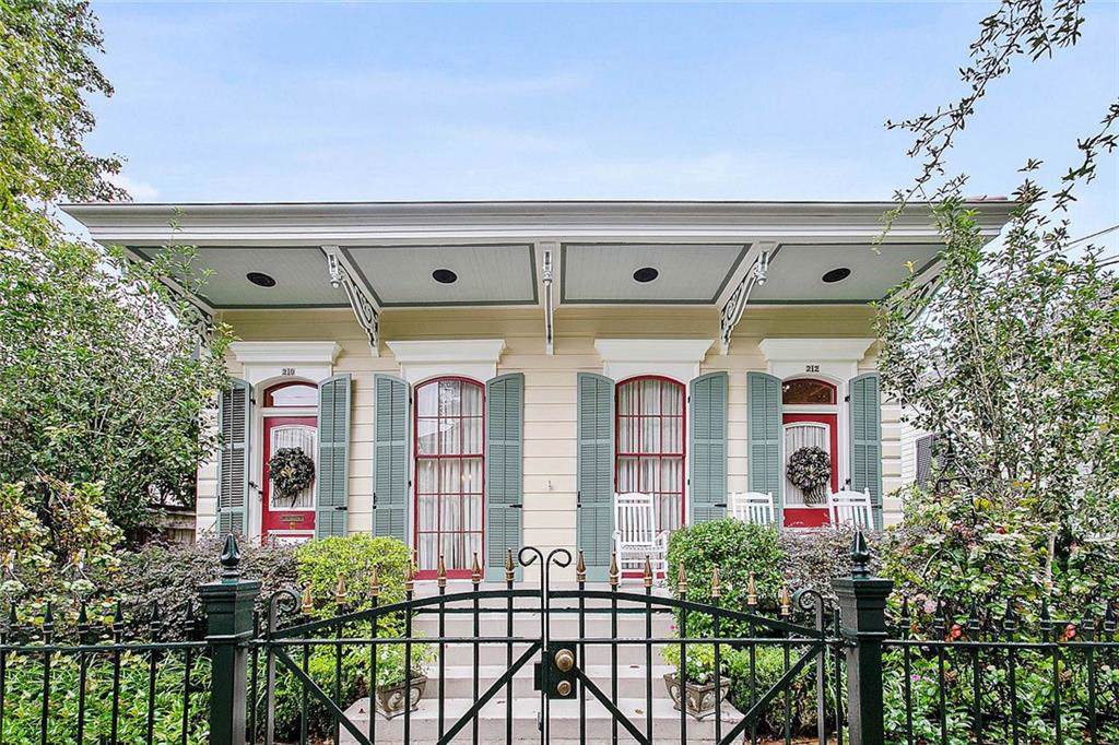 210 Olivier Street - Photo 1